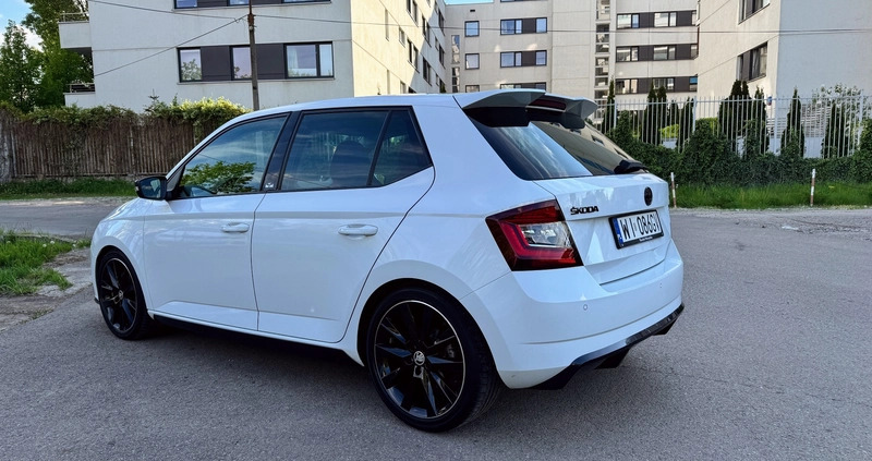 Skoda Fabia cena 52500 przebieg: 65500, rok produkcji 2017 z Warszawa małe 121